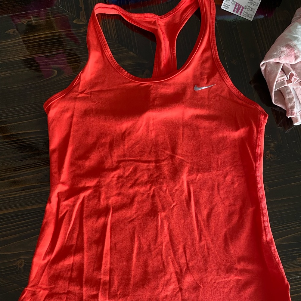 Nike running top